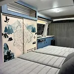 Eagle's Path Campers Montenegro شقة بودغوريتْسا